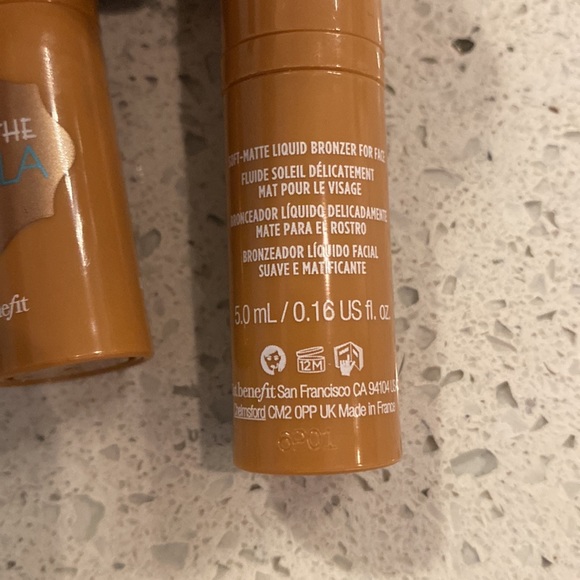 Benefit Dew the Hoola Liquid Bronzer Mini / Trave Size - Picture 2 of 2